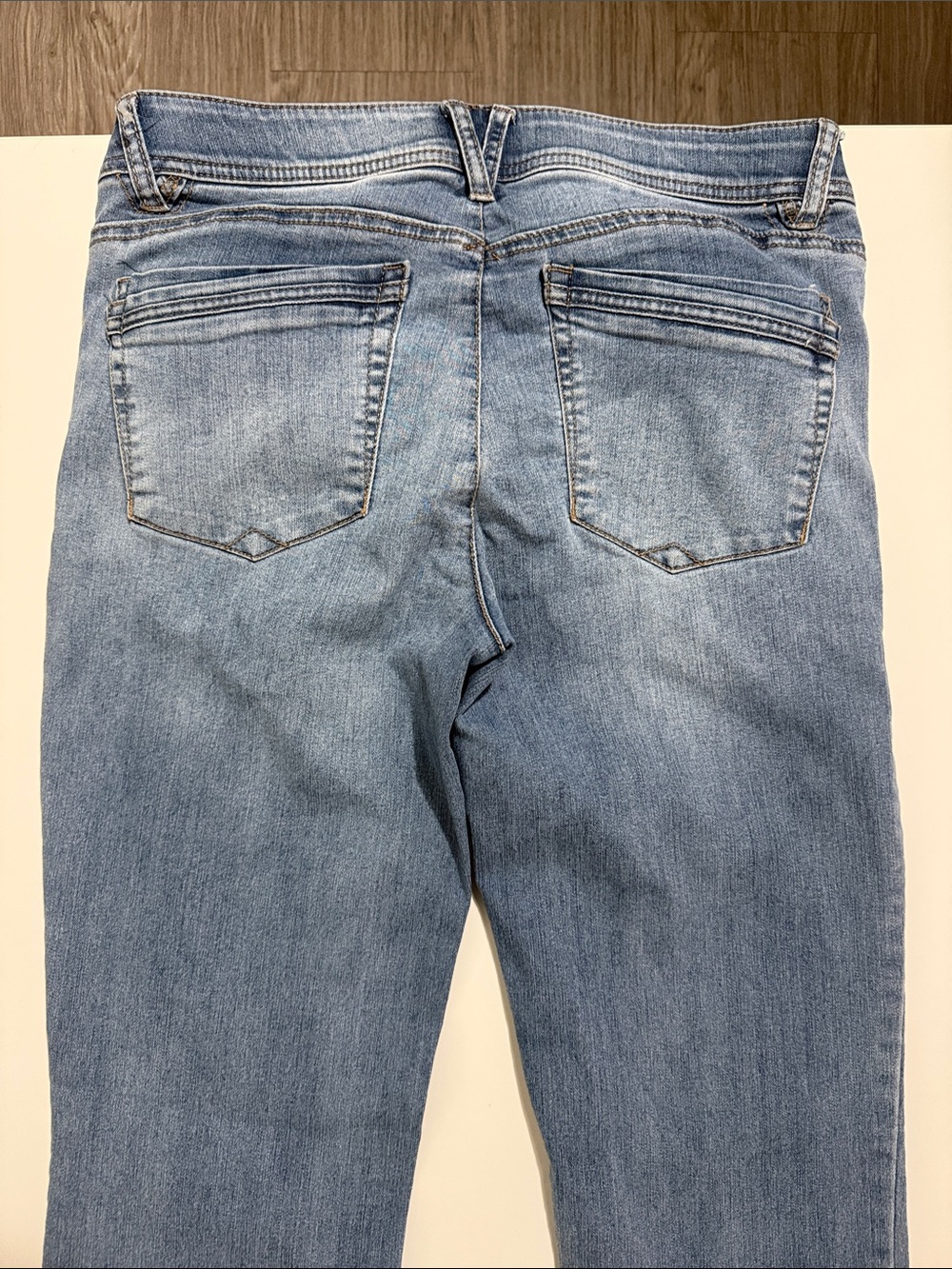 Democracy “Ab” Technology Light Wash Straight Leg Jeans Size 8 - Picture 12 of 12